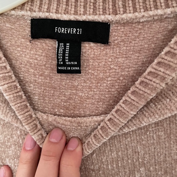 Forever 21 Sweater - Picture 3 of 3